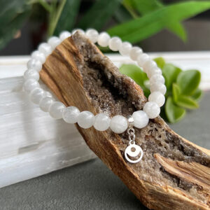 Pulsera elasticada de Selenita (terminación en plata)